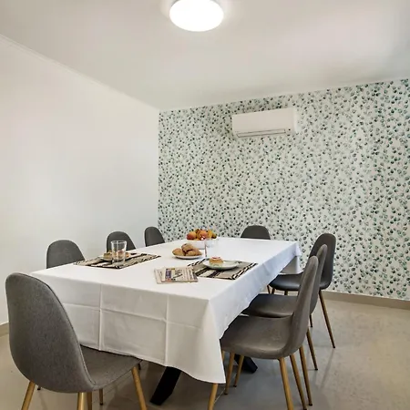 Vale Navio By Interhome